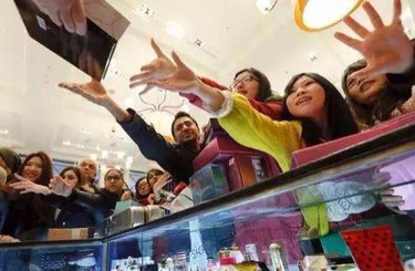 动漫美女全裸黄在线看中国人依然爱赴日旅游 消费已由爆买转向网购